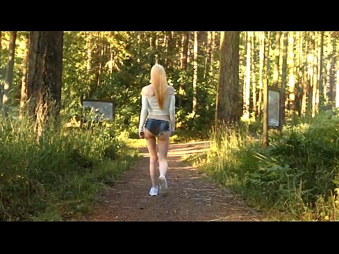 ❤️ Lijepa žena se kreće polako, a ne goli video Jebeni video na hr.hentai-id-tv.ru ❌️❤